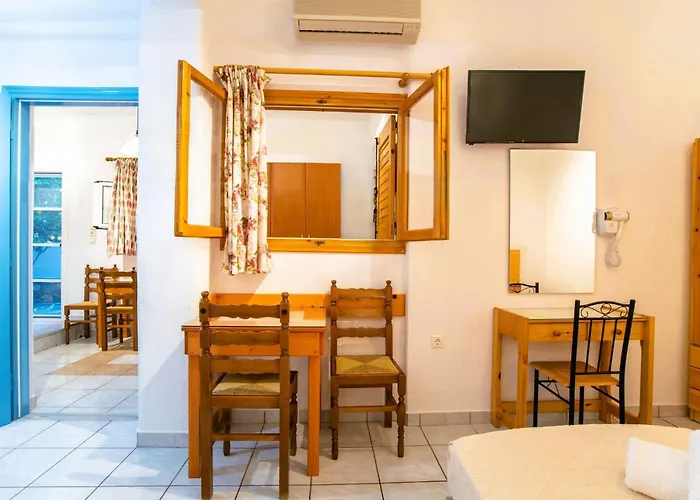 Comfort Double Or Twin Or Semi-basement Pensjonat Páros