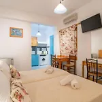 Comfort Double Or Twin Or Semi-basement Guest house Parikia (Paros)