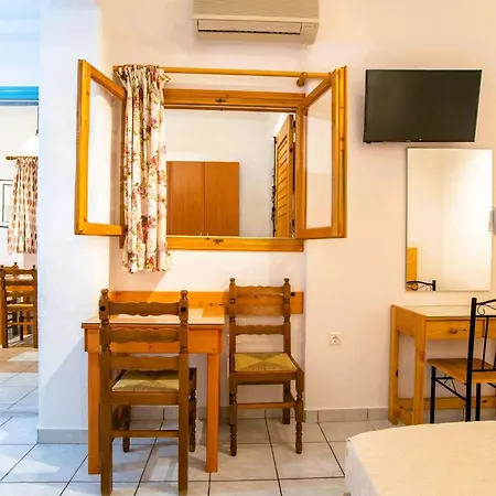 Comfort Double Or Twin Or Semi-basement Penzion Páros