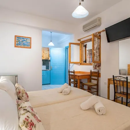 Penzion Comfort Double Or Twin Or Semi-basement Páros