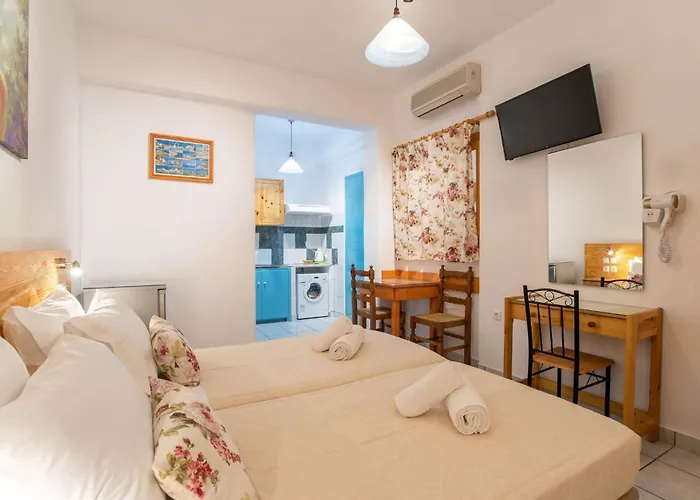 Comfort Double Or Twin Or Semi-basement Guest house Parikia (Paros)