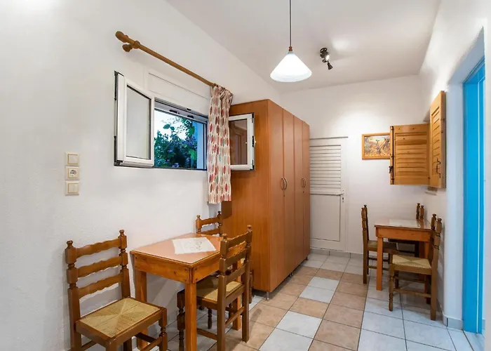 Comfort Double Or Twin Or Semi-basement Guest house Parikia (Paros)